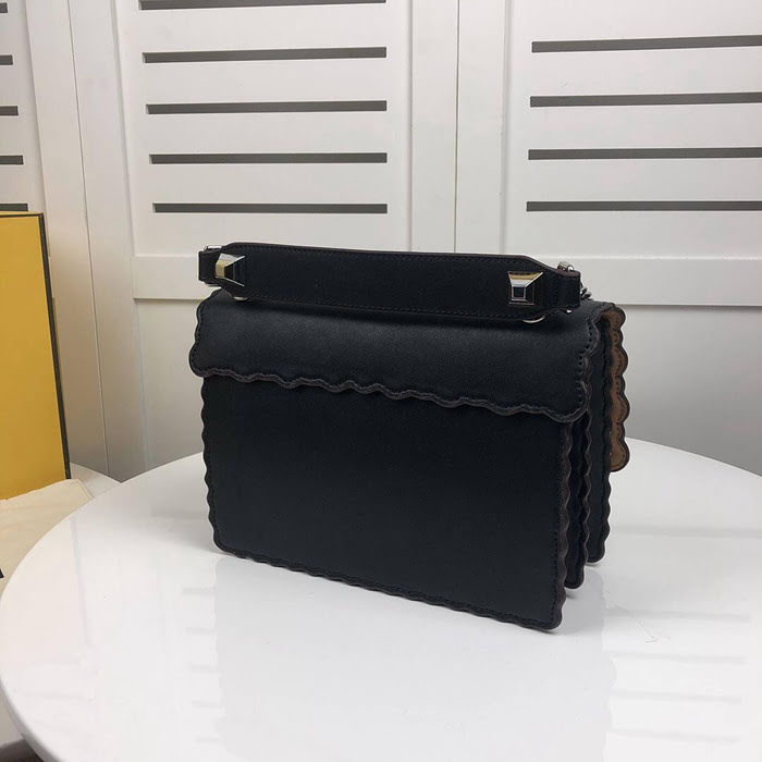 FENDI芬迪 大號 Fendi 2018 秋冬新款 Kani翻蓋式手袋 可斜背亦可手提 088  fd1460