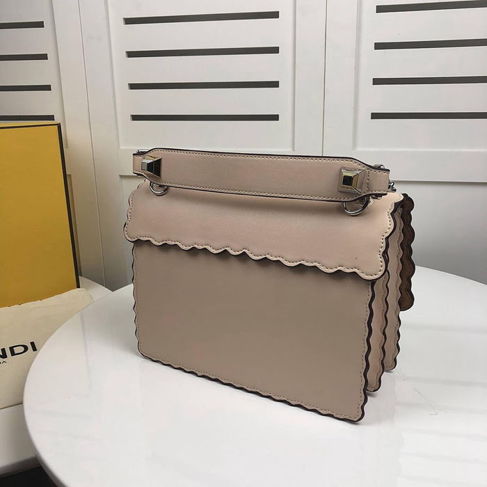 FENDI芬迪 大號 Fendi 2018 秋冬新款 Kani翻蓋式手袋 可斜背亦可手提 088  fd1462