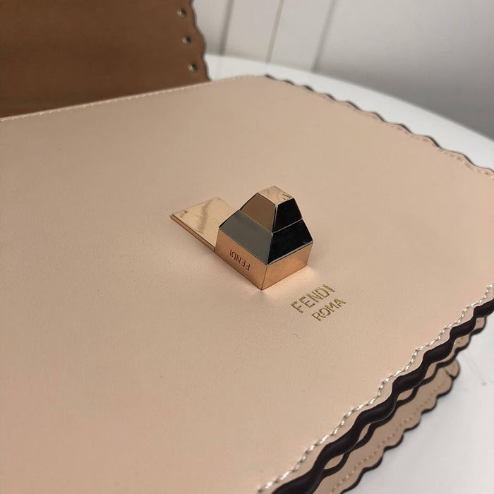 FENDI芬迪 大號 Fendi 2018 秋冬新款 Kani翻蓋式手袋 可斜背亦可手提 088  fd1462