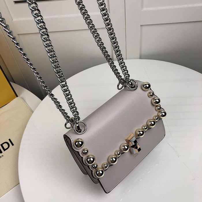 FENDI芬迪 小號 Fendi 2018 秋冬新款 Kani翻蓋式手袋 可斜背亦可手提 088  fd1464