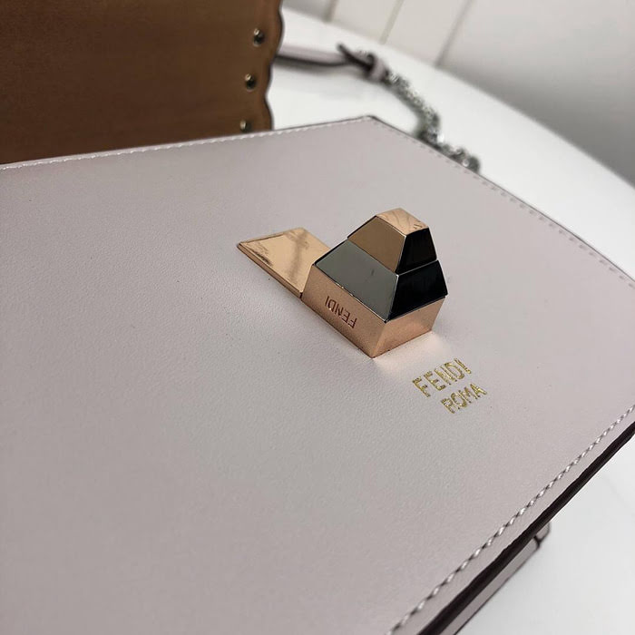 FENDI芬迪 小號 Fendi 2018 秋冬新款 Kani翻蓋式手袋 可斜背亦可手提 088  fd1464
