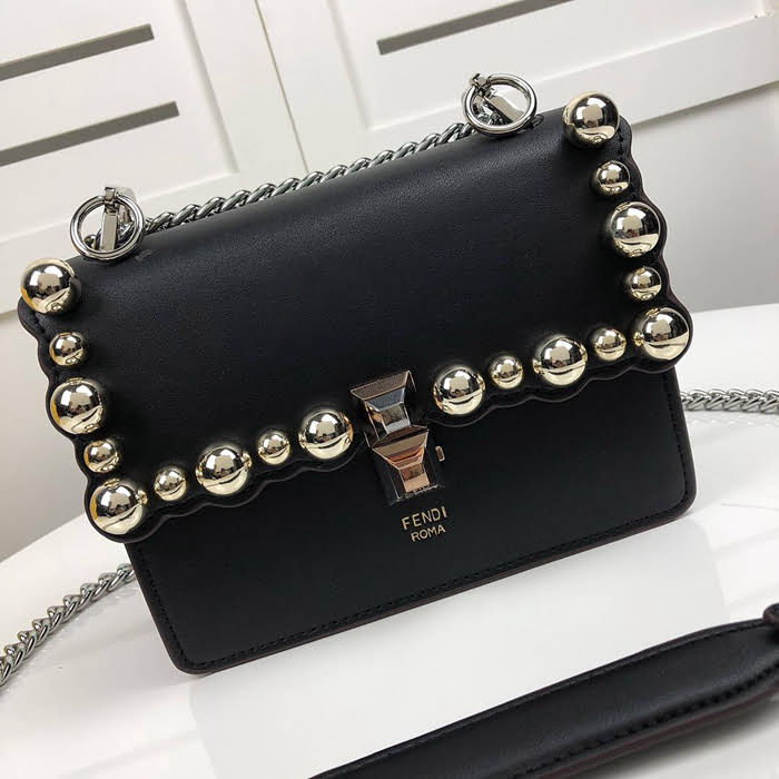 FENDI芬迪 小號 Fendi 2018 秋冬新款 Kani翻蓋式手袋 可斜背亦可手提 088  fd1465