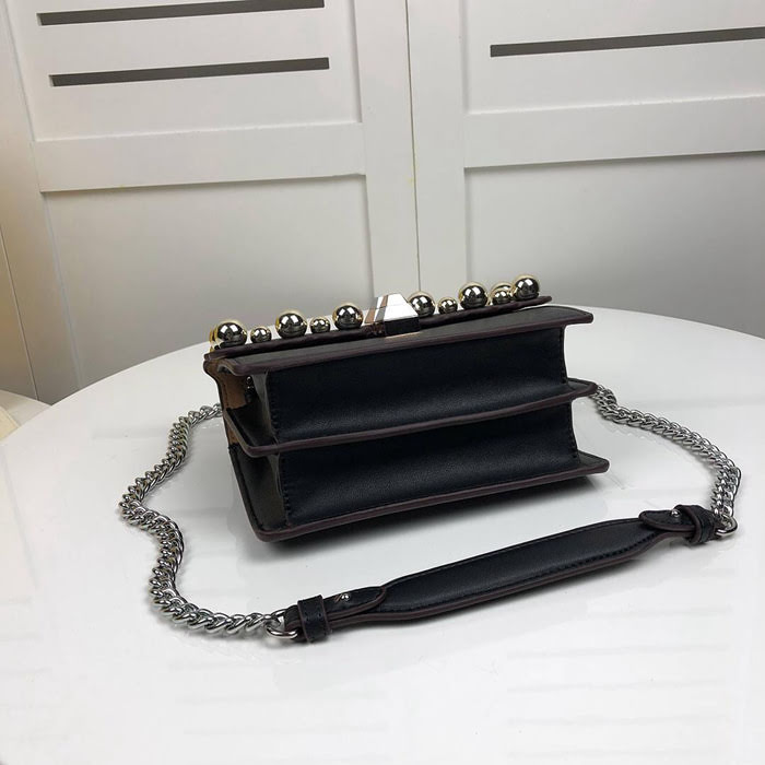 FENDI芬迪 小號 Fendi 2018 秋冬新款 Kani翻蓋式手袋 可斜背亦可手提 088  fd1465