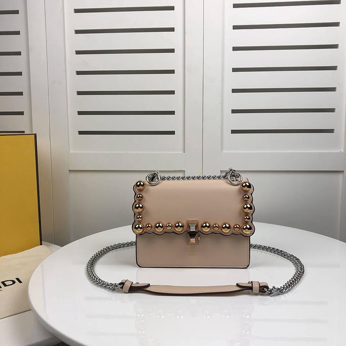 FENDI芬迪 小號 Fendi 2018 秋冬新款 Kani翻蓋式手袋 可斜背亦可手提 088  fd1466