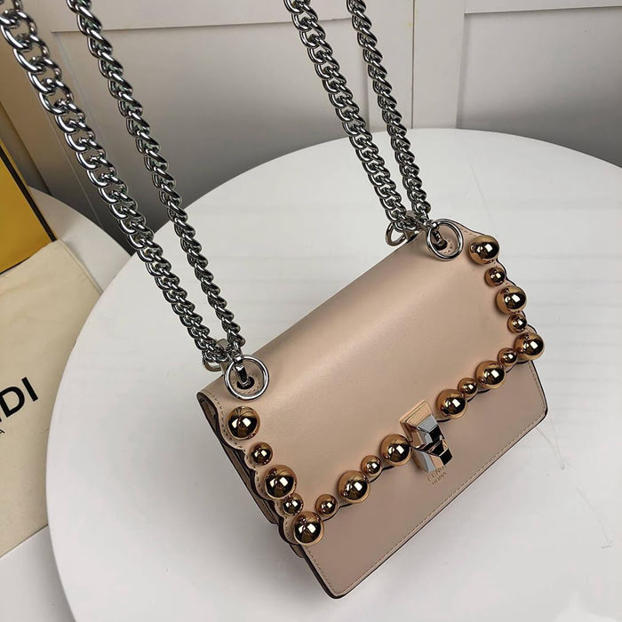 FENDI芬迪 小號 Fendi 2018 秋冬新款 Kani翻蓋式手袋 可斜背亦可手提 088  fd1466
