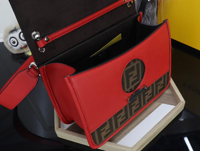 FENDI芬迪 最新系列 Kan I款0999 牛皮 秋冬最新五金扣 FENDI F LOGO  fd1478