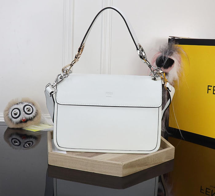 FENDI芬迪 最新系列 Kan I款0999 牛皮 秋冬最新五金扣 FENDI F LOGO  fd1479