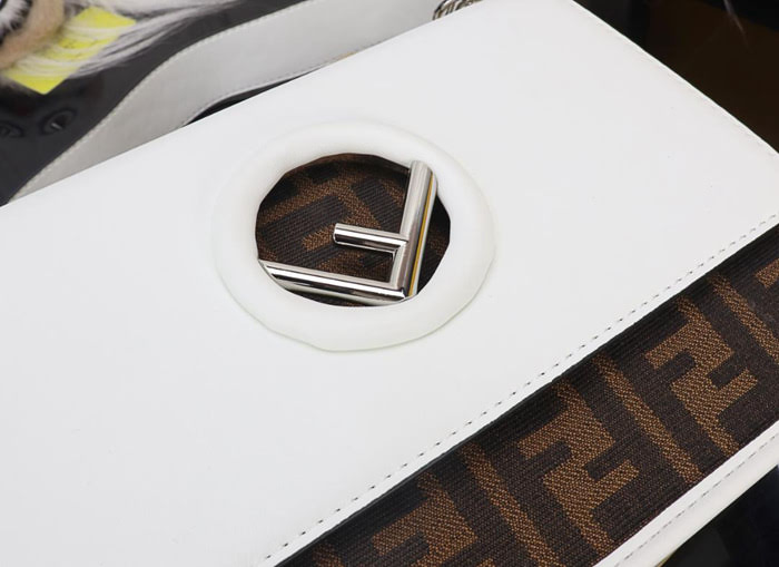 FENDI芬迪 最新系列 Kan I款0999 牛皮 秋冬最新五金扣 FENDI F LOGO  fd1479