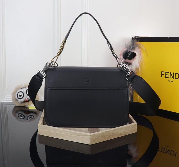 FENDI芬迪 最新系列 Kan I款0999 牛皮 秋冬最新五金扣 FENDI F LOGO  fd1480
