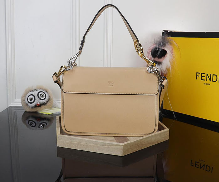 FENDI芬迪 最新系列 Kan I款0999 牛皮 秋冬最新五金扣 FENDI F LOGO  fd1481