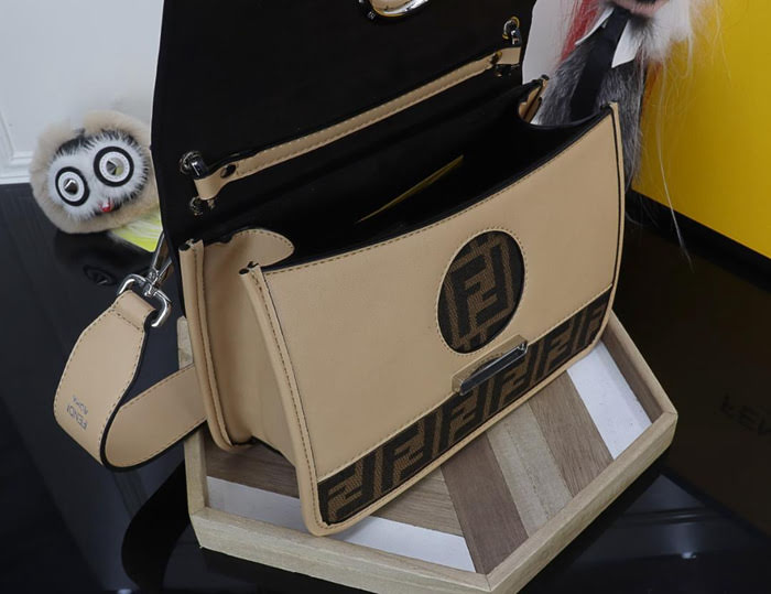 FENDI芬迪 最新系列 Kan I款0999 牛皮 秋冬最新五金扣 FENDI F LOGO  fd1481