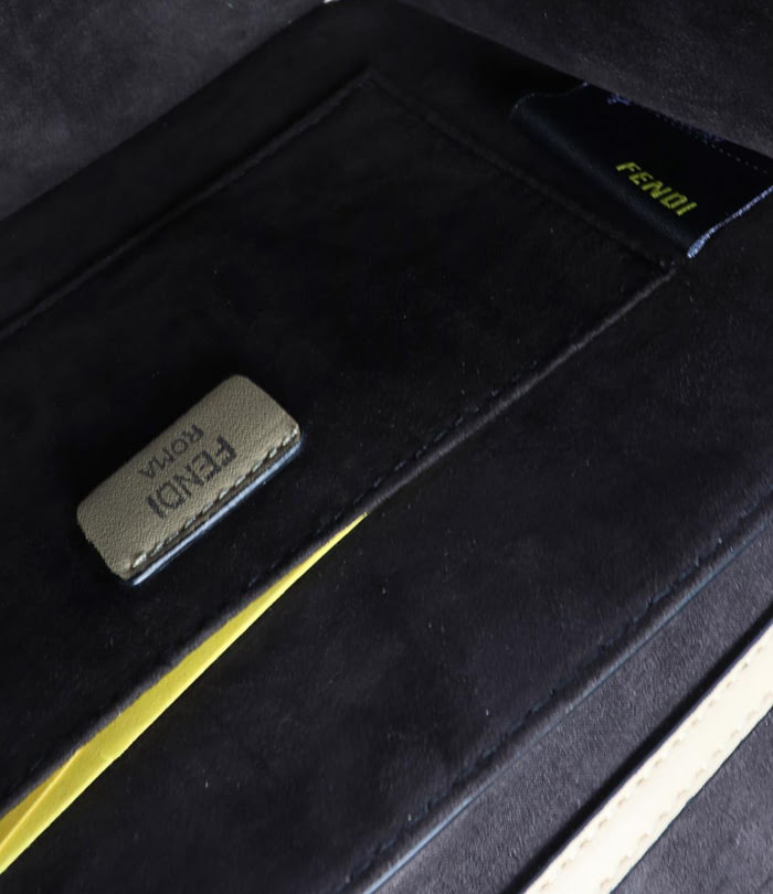 FENDI芬迪 最新系列 Kan I款0999 牛皮 秋冬最新五金扣 FENDI F LOGO  fd1481