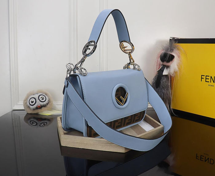 FENDI芬迪 最新系列 Kan I款0999 牛皮 秋冬最新五金扣 FENDI F LOGO  fd1482
