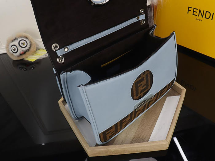 FENDI芬迪 最新系列 Kan I款0999 牛皮 秋冬最新五金扣 FENDI F LOGO  fd1482