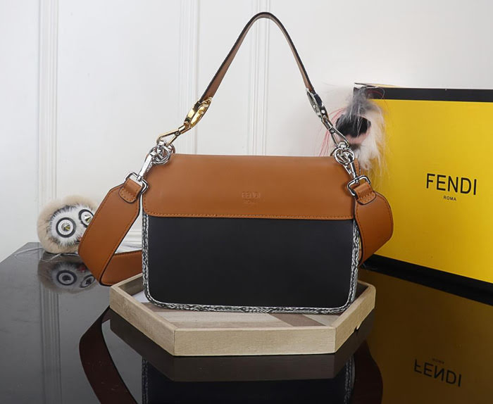 FENDI芬迪 最新款對版 Fendi 最新系列 Kan I款0995 牛皮秋冬最新五金扣 FENDI F LOGO  fd1493