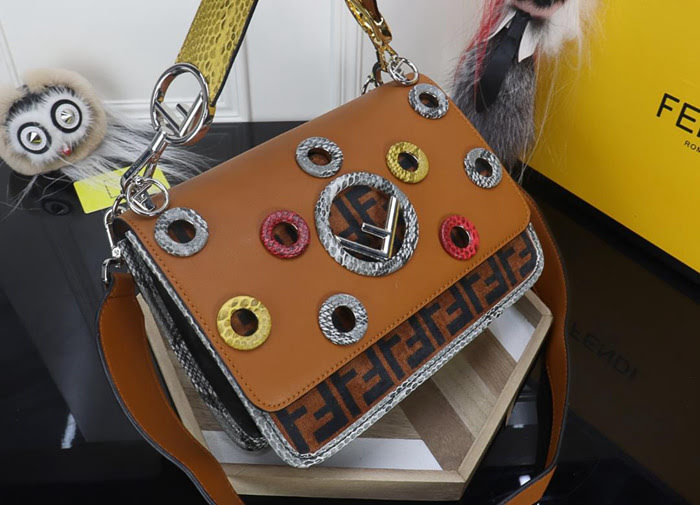 FENDI芬迪 最新款對版 Fendi 最新系列 Kan I款0995 牛皮秋冬最新五金扣 FENDI F LOGO  fd1493