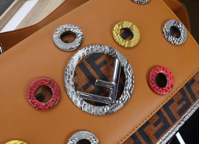 FENDI芬迪 最新款對版 Fendi 最新系列 Kan I款0995 牛皮秋冬最新五金扣 FENDI F LOGO  fd1493
