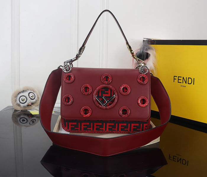 FENDI芬迪 最新款對版 Fendi 最新系列 Kan I款0995 牛皮秋冬最新五金扣 FENDI F LOGO  fd1494