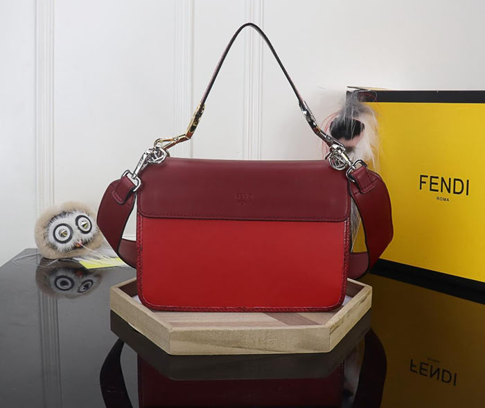 FENDI芬迪 最新款對版 Fendi 最新系列 Kan I款0995 牛皮秋冬最新五金扣 FENDI F LOGO  fd1494