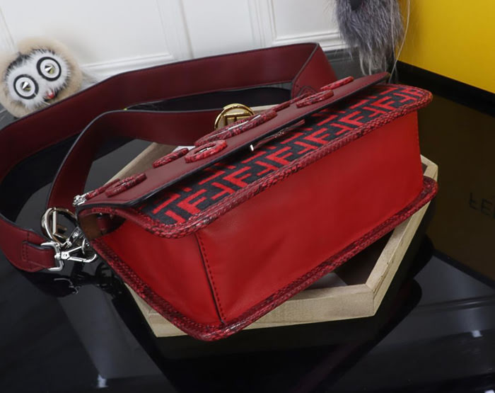FENDI芬迪 最新款對版 Fendi 最新系列 Kan I款0995 牛皮秋冬最新五金扣 FENDI F LOGO  fd1494