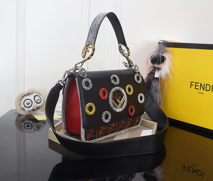 FENDI芬迪 最新款對版 Fendi 最新系列 Kan I款0995 牛皮秋冬最新五金扣 FENDI F LOGO  fd1495