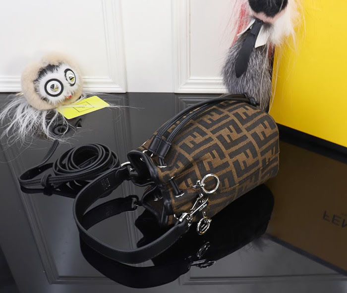 FENDI芬迪 Fendi MINI BUCKET 時尚手提肩背包 可手提 可斜挎 8850  fd1503