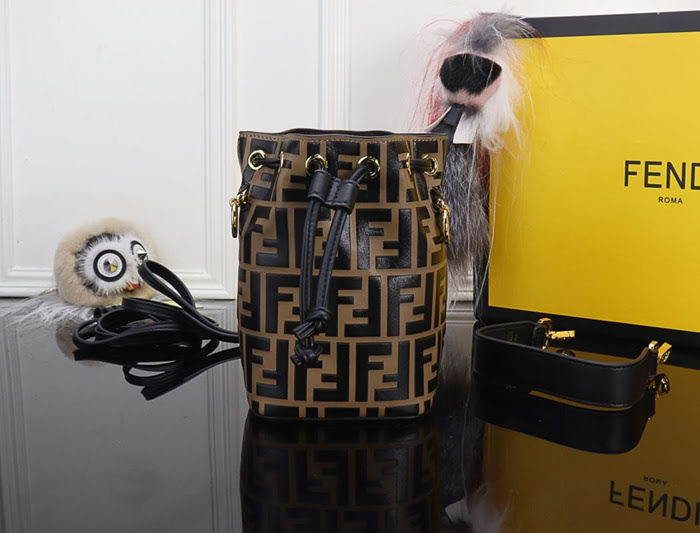 FENDI芬迪 Fendi MINI BUCKET 時尚手提肩背包 可手提 可斜挎 8850  fd1504