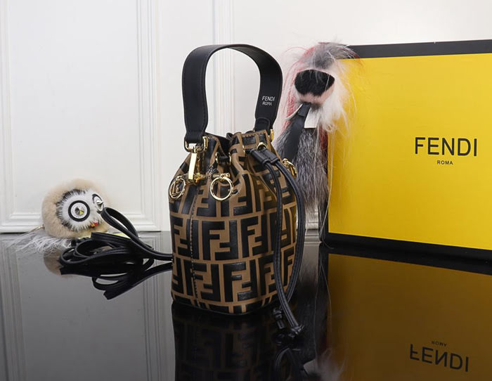FENDI芬迪 Fendi MINI BUCKET 時尚手提肩背包 可手提 可斜挎 8850  fd1504