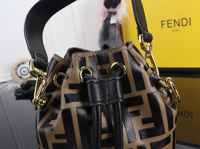 FENDI芬迪 Fendi MINI BUCKET 時尚手提肩背包 可手提 可斜挎 8850  fd1504