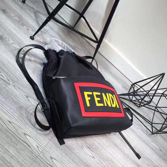 FENDI芬迪 時尚走秀款 男士背包 兩用款 可雙肩背也可手提兩用 2719#  fd1524