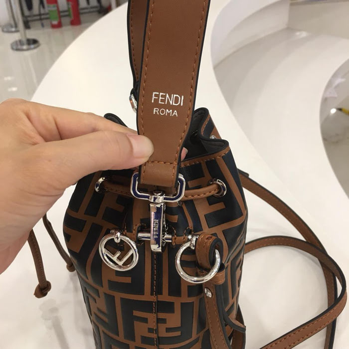 FENDI芬迪 原版全頭層牛皮 迷你型款 MON TRéSOR水桶包  fd1537