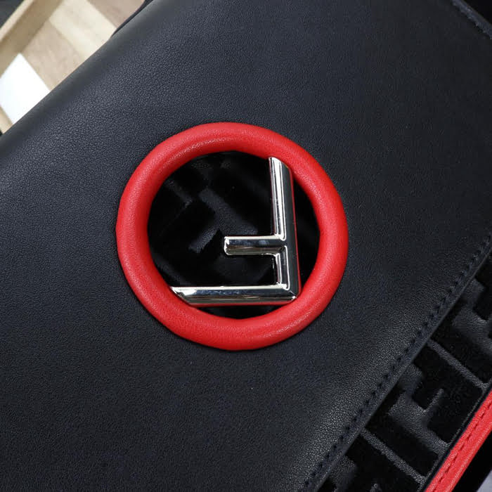 FENDI芬迪 新品新款fendi KAN I手袋 可斜背或手拿  fd1557