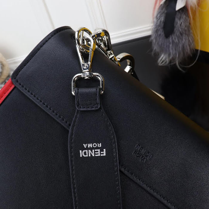 FENDI芬迪 新品新款fendi KAN I手袋 可斜背或手拿  fd1557