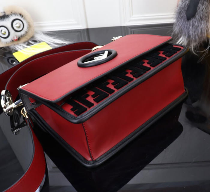 FENDI芬迪 新品新款fendi KAN I手袋 可斜背或手拿  fd1558