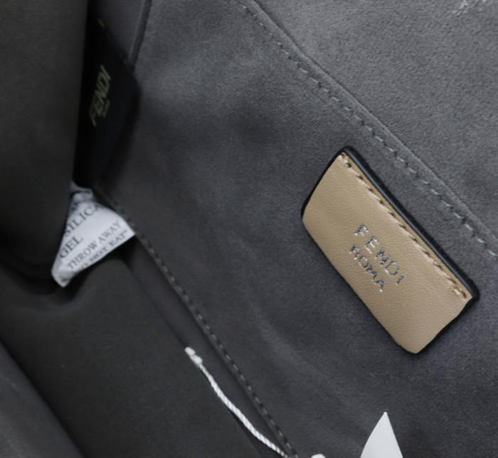 FENDI芬迪 新品新款fendi KAN I手袋 可斜背或手拿  fd1559
