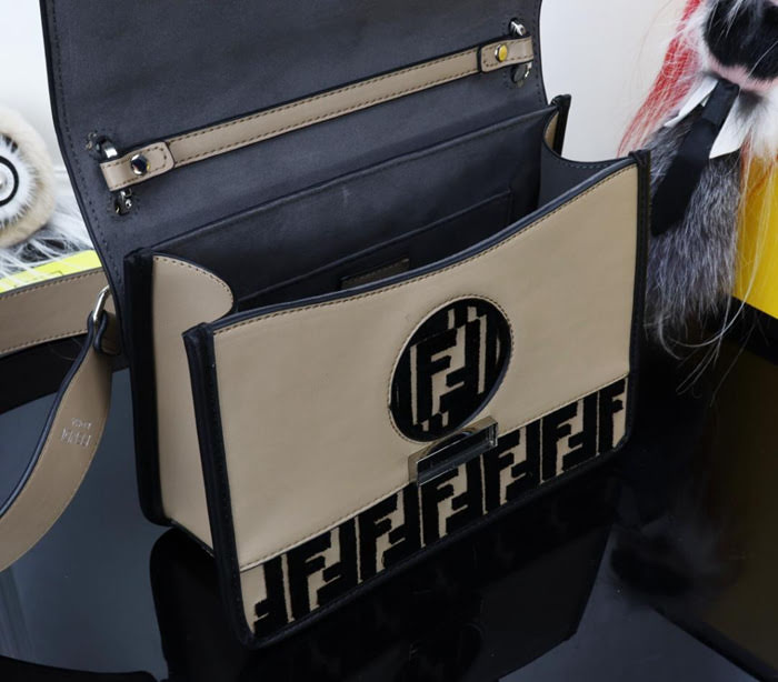 FENDI芬迪 新品新款fendi KAN I手袋 可斜背或手拿  fd1559