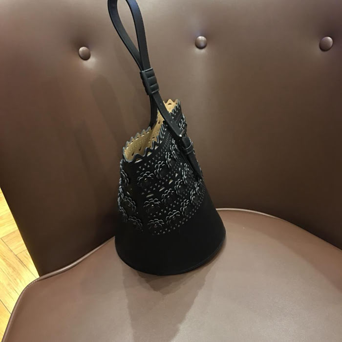 FENDI芬迪 alaia阿萊亞 法國著名品牌 同款休閒購物袋  fd1571