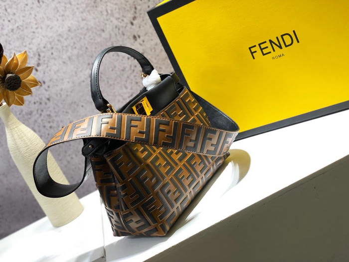 FENDI芬迪 新款手袋 經典版本 小牛皮斜挎包 可斜背或手拿 F2206#  fd1583