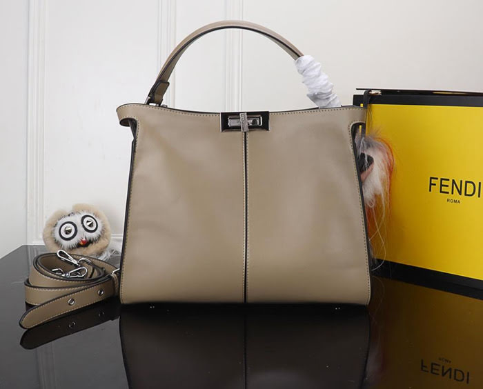 FENDI芬迪 Peekaboo 手袋 小牛皮手提肩背包 4401  fd1596