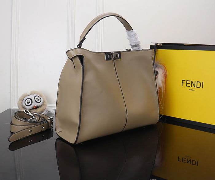 FENDI芬迪 Peekaboo 手袋 小牛皮手提肩背包 4401  fd1596
