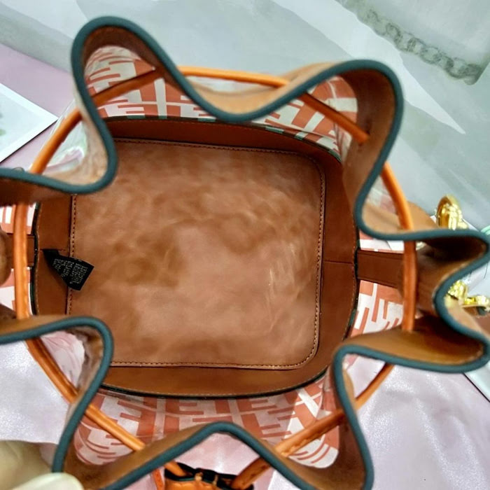 FENDI芬迪 原單FENDI 時尚果凍美包 防凍裂高溫UV高工藝製作配頭層牛皮  fd1599