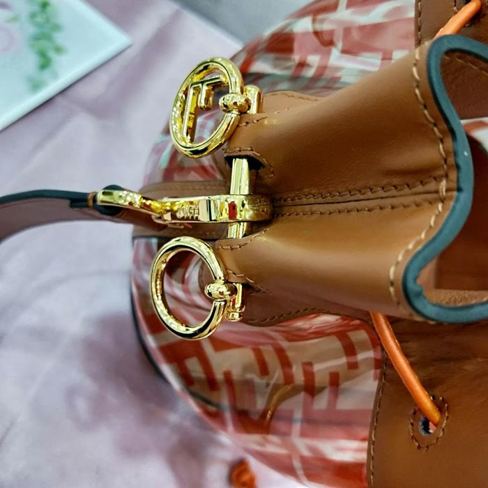 FENDI芬迪 原單FENDI 時尚果凍美包 防凍裂高溫UV高工藝製作配頭層牛皮  fd1599