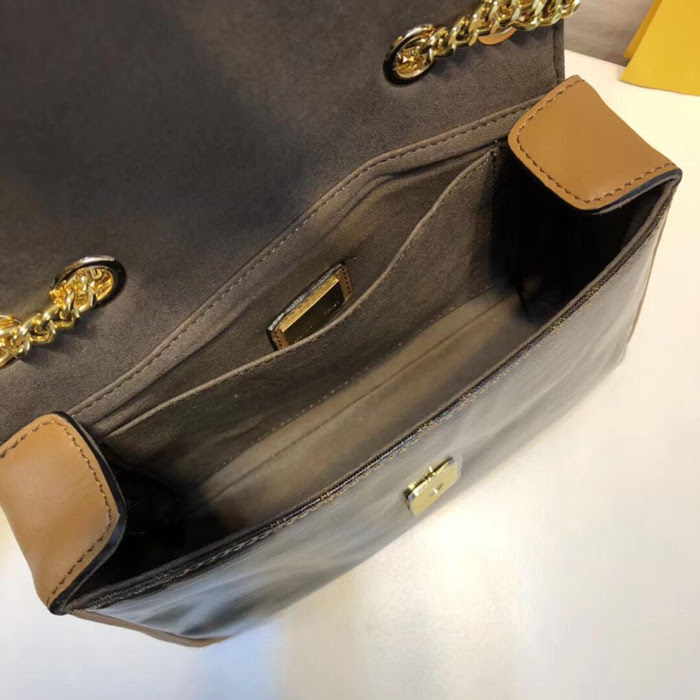 FENDI芬迪 棕色FF主題圖案 MICRO BAGUETTE系列手袋 時尚鏈條小包 277M58  fd1625