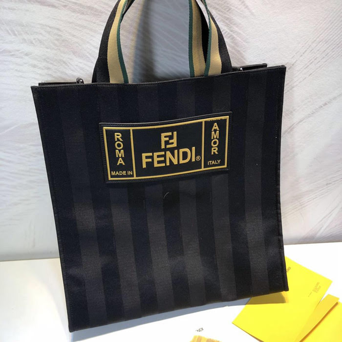 FENDI芬迪 配兩個可調整手把 內拉鏈口袋 大型方形手提袋 404M58  fd1632