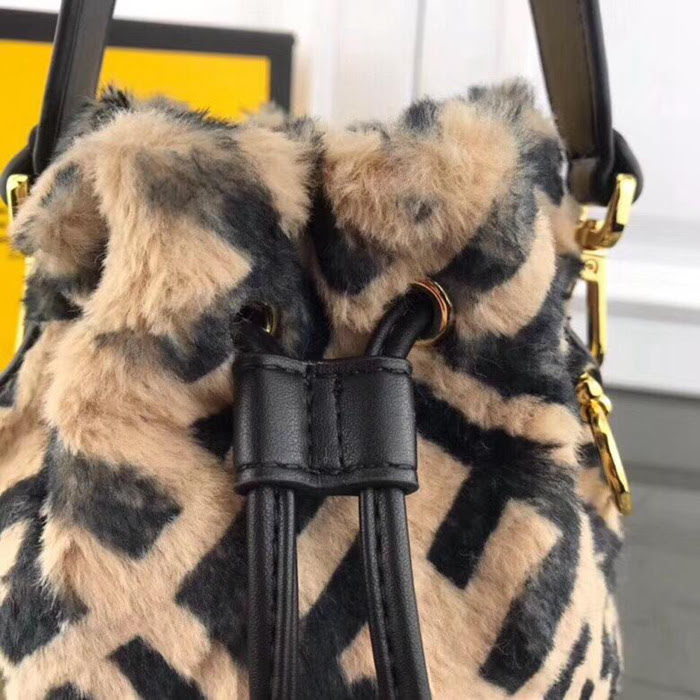FENDI芬迪 Fendi MINI BUCKET 字母繡桶包 可手提 可斜挎 8850毛毛  fd1634