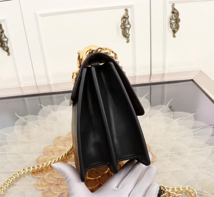 FENDI芬迪 春夏新款 小號（19cm 黑色）Fendi 最新翻蓋迷你手袋 款號2024#  fd1643
