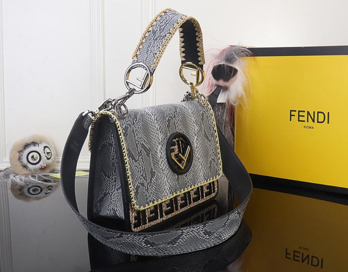 FENDI芬迪 獨家蛇紋編制系列 全新正方型Logo 手提肩背包 8806蛇紋系列  fd1657