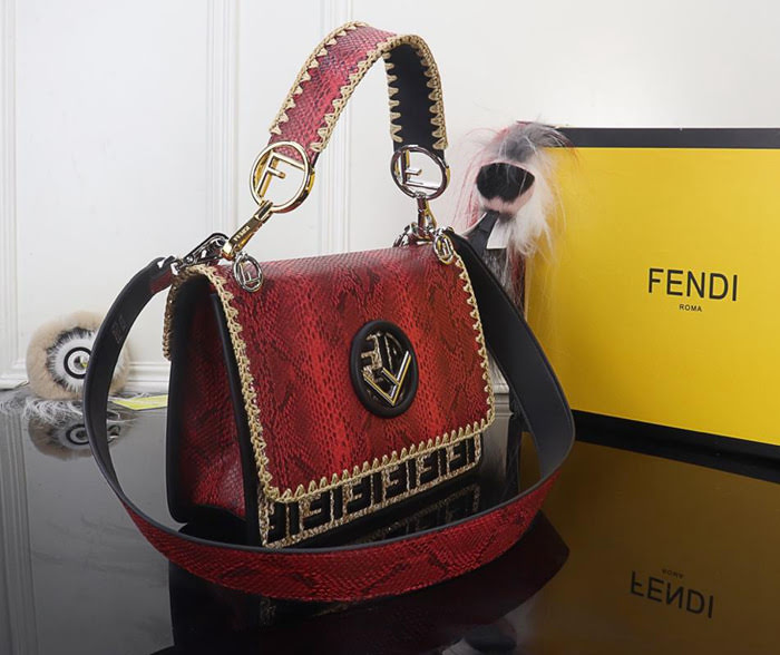 FENDI芬迪 獨家蛇紋編制系列 全新正方型Logo 手提肩背包 8806蛇紋系列  fd1658