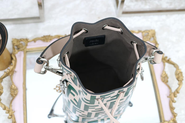 FENDI芬迪 原單 Fendi MINI BUCKET 牛皮時尚女包 可手提 亦可斜挎 F6030  fd1676