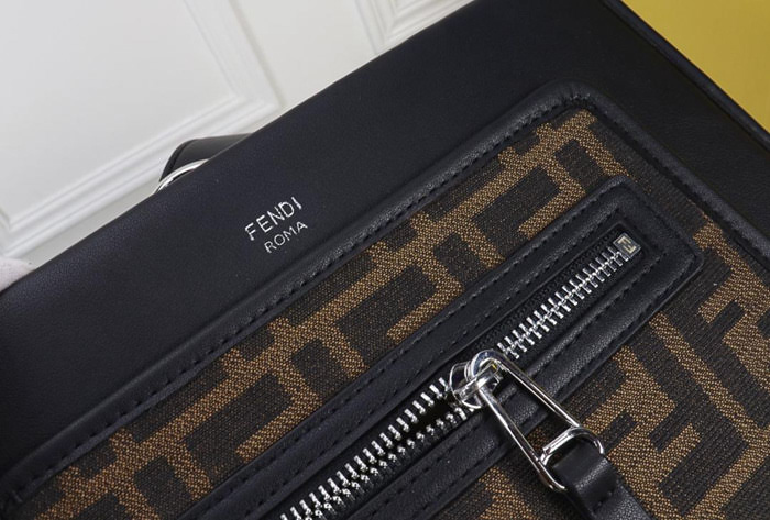 FENDI芬迪 新品 靈魂設計RUNAWAY款手提袋 可肩背 0993  fd1741
